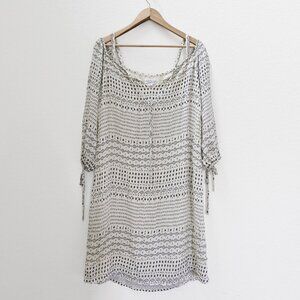 Velvet by Graham Spencer off-the-shoulder shift dress in Cream and Black Size S